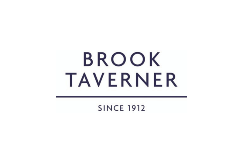 Brook Taverner Kledij